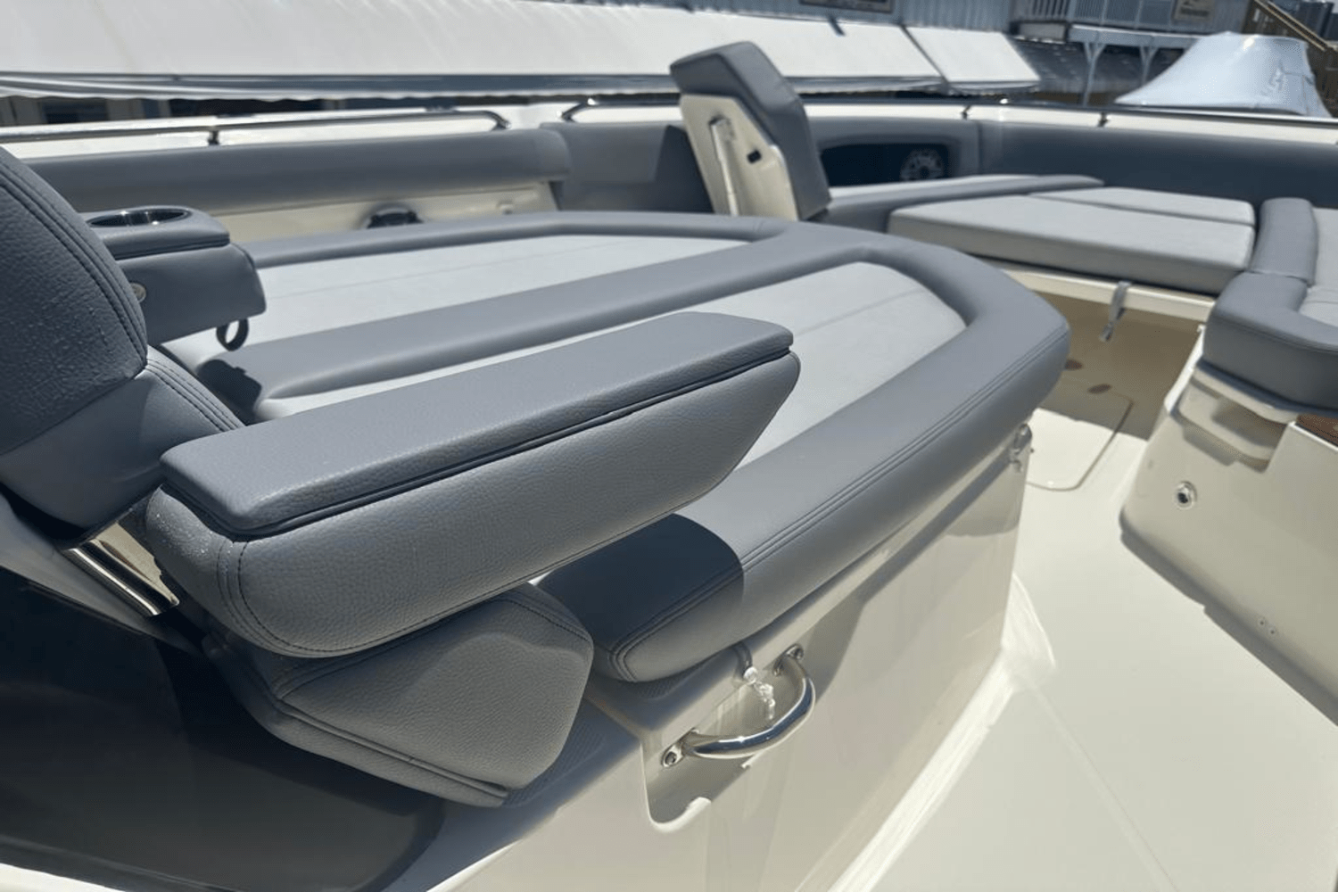 2025 Boston Whaler 360 Outrage Image Thumbnail #10