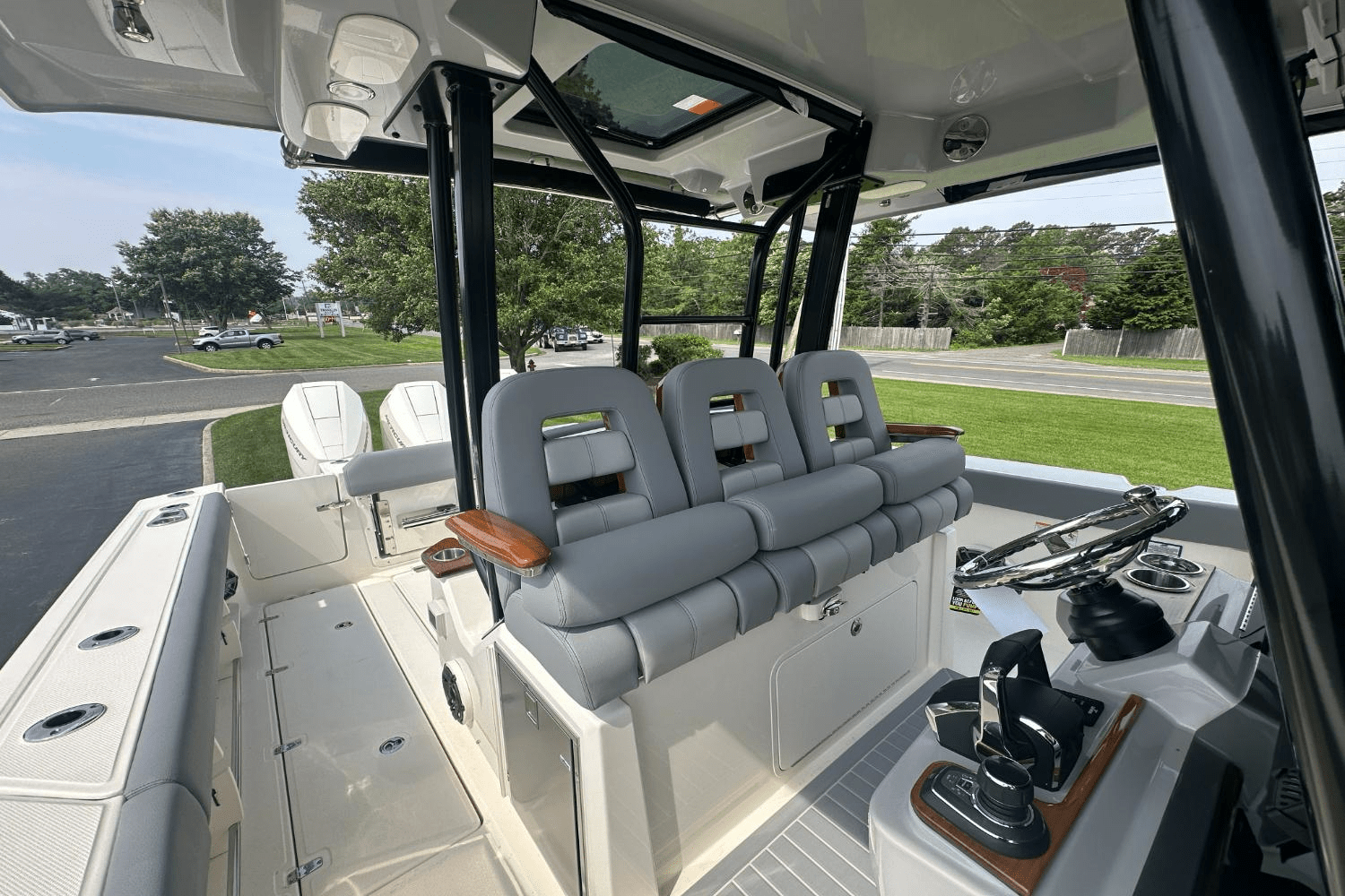 2025 Boston Whaler 360 Outrage Image Thumbnail #17