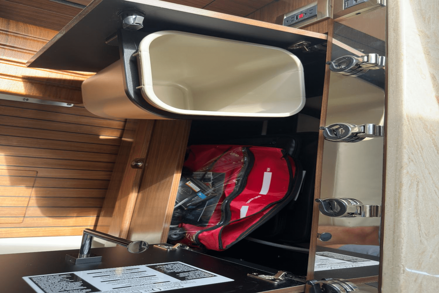 2025 Boston Whaler 360 Outrage Image Thumbnail #31