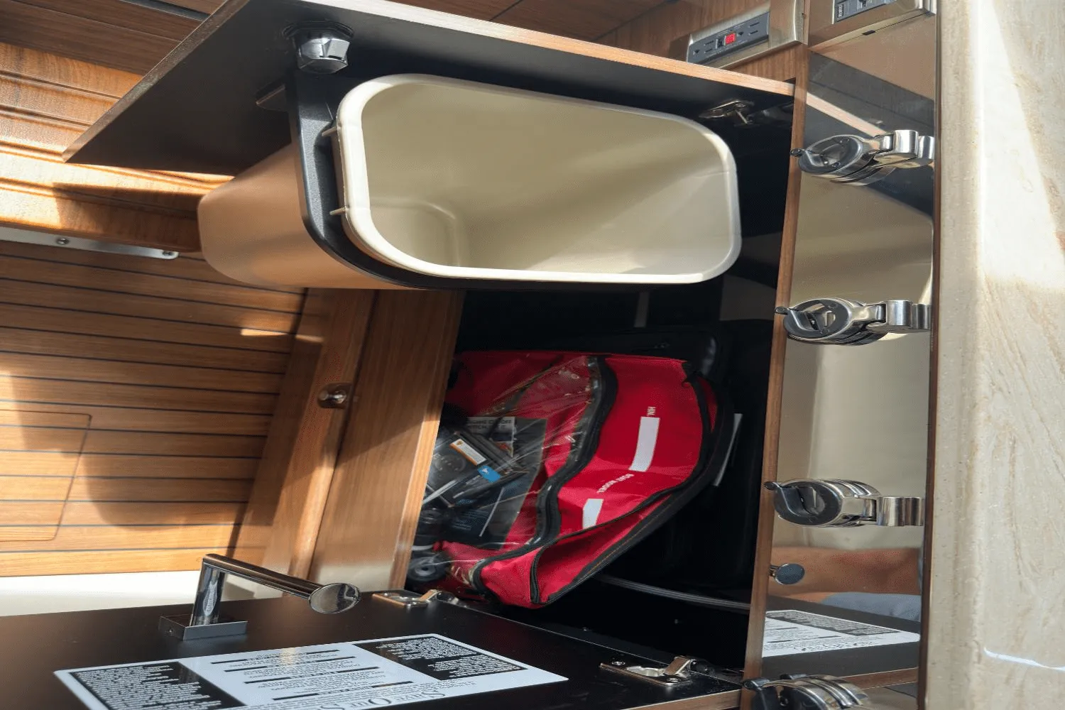 2025 Boston Whaler 360 Outrage Image Thumbnail #44