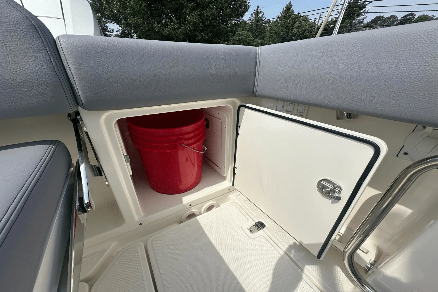 2025 Boston Whaler 360 Outrage Image Thumbnail #21