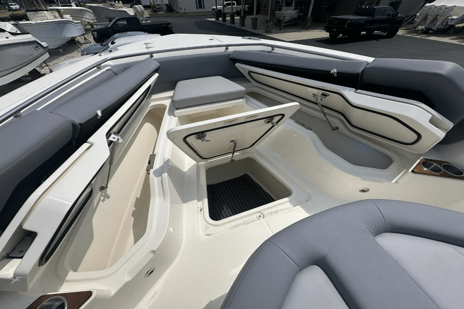 2025 Boston Whaler 360 Outrage Image Thumbnail #50