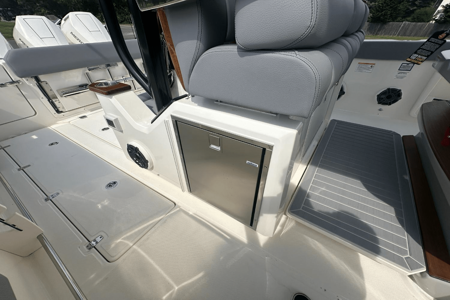2025 Boston Whaler 360 Outrage Image Thumbnail #16