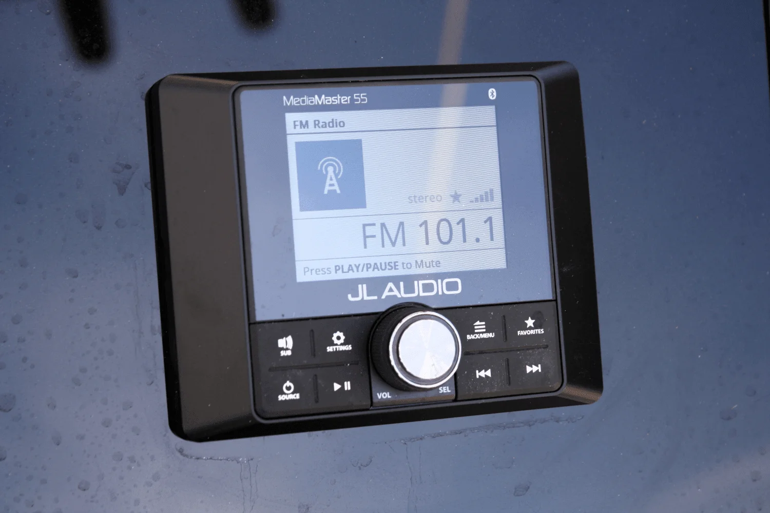 2025 Boston Whaler 220 Dauntless Image Thumbnail #19