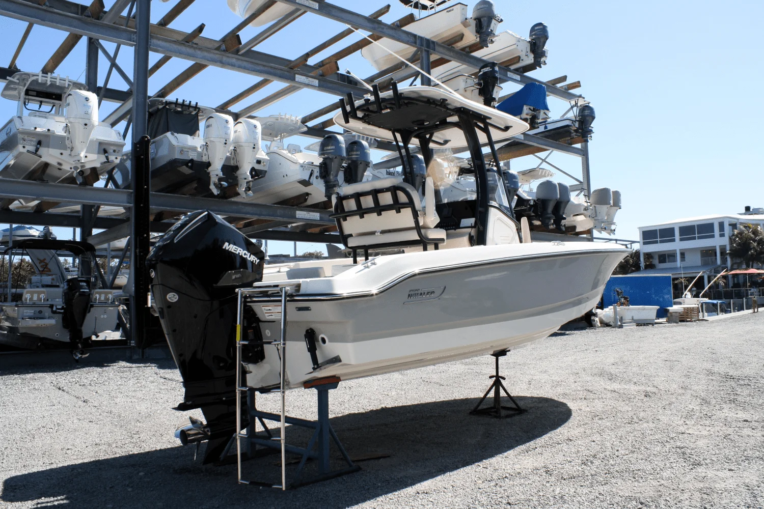 2025 Boston Whaler 220 Dauntless Image Thumbnail #4