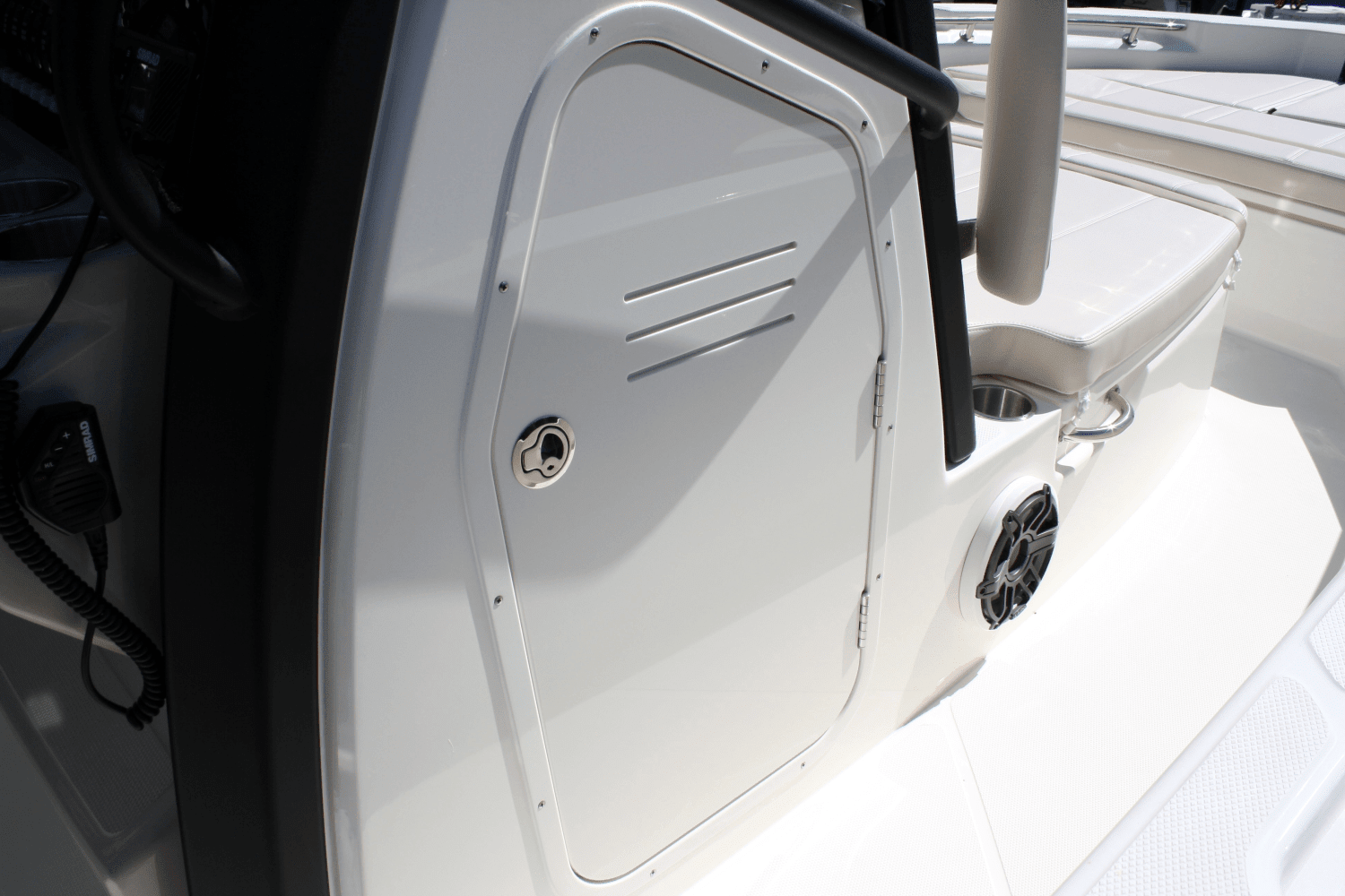 2025 Boston Whaler 220 Dauntless Image Thumbnail #23