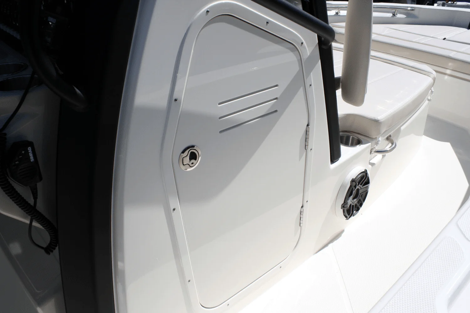 2025 Boston Whaler 220 Dauntless Image Thumbnail #23