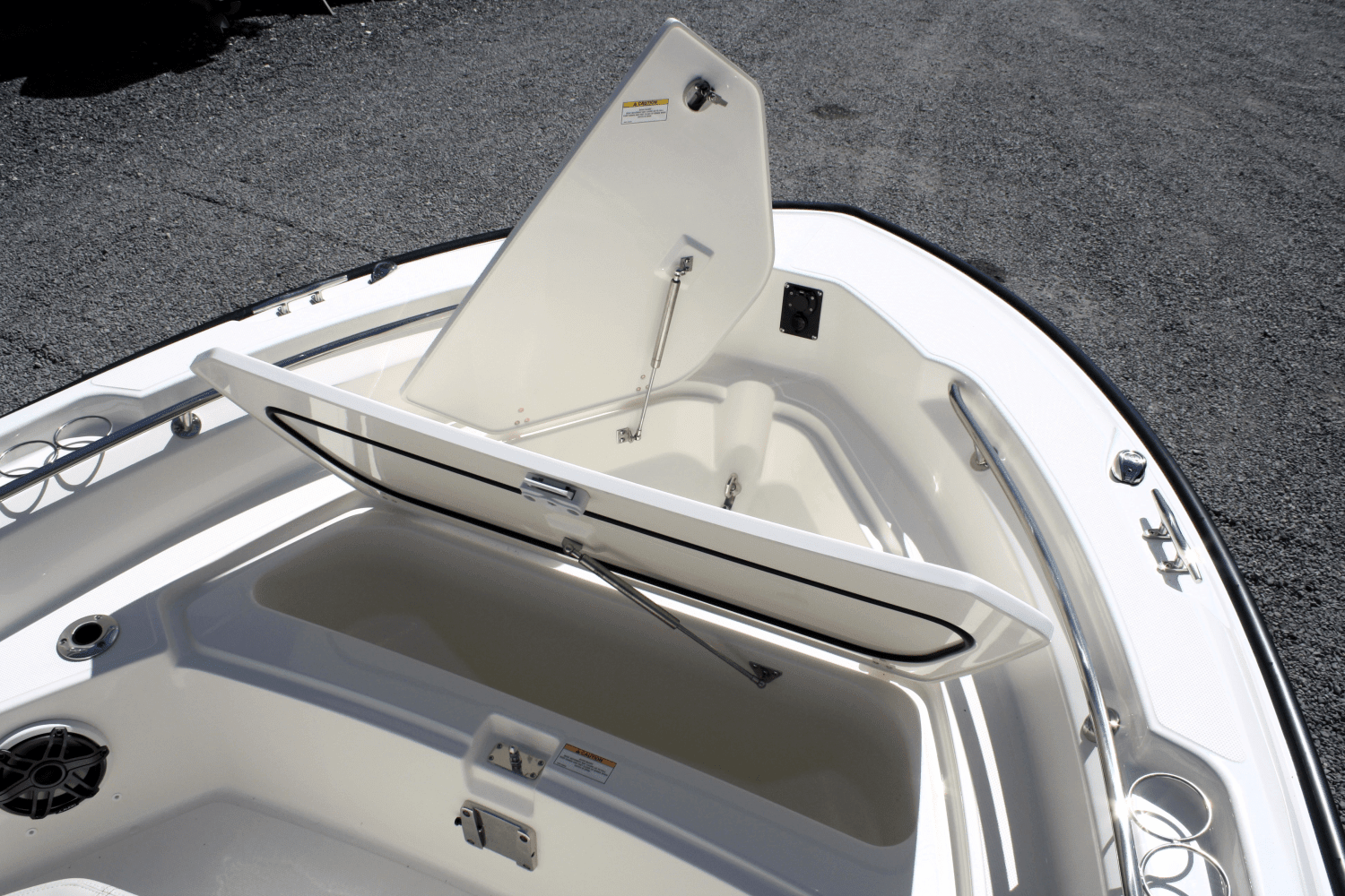 2025 Boston Whaler 220 Dauntless Image Thumbnail #31