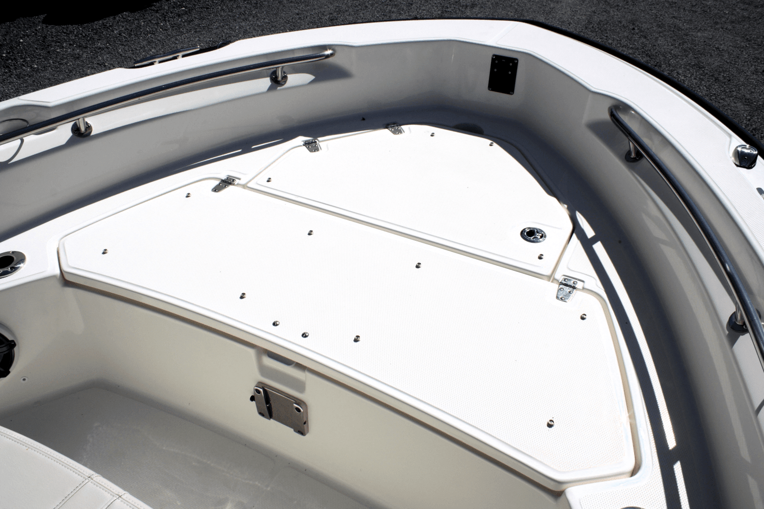 2025 Boston Whaler 220 Dauntless Image Thumbnail #30