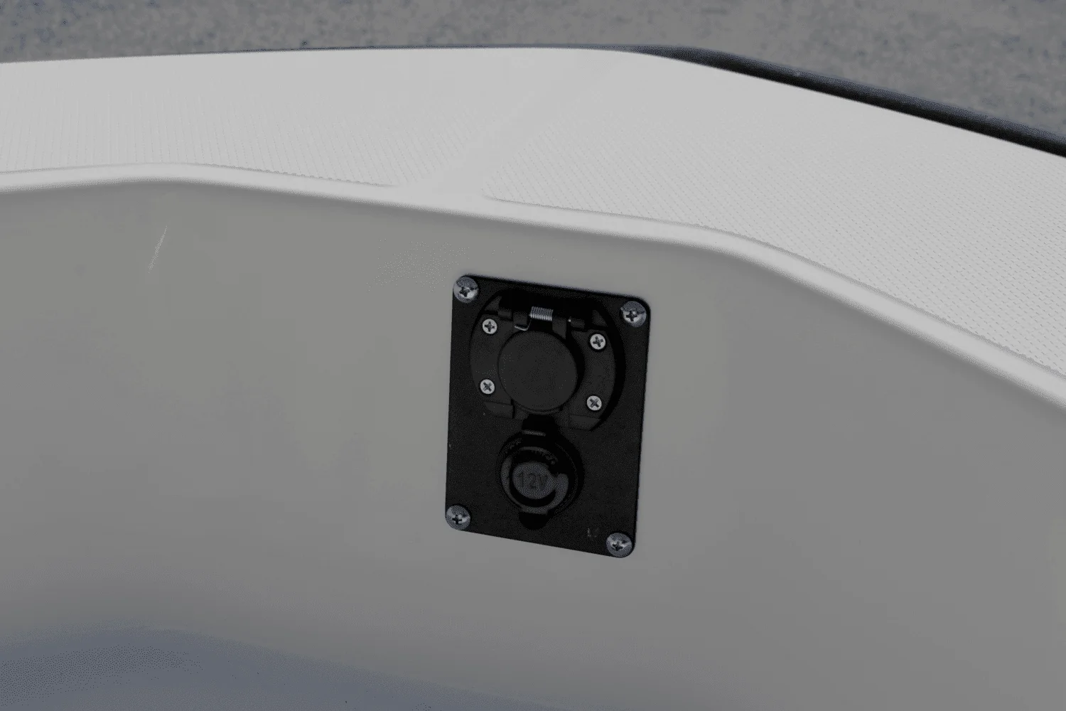 2025 Boston Whaler 220 Dauntless Image Thumbnail #32