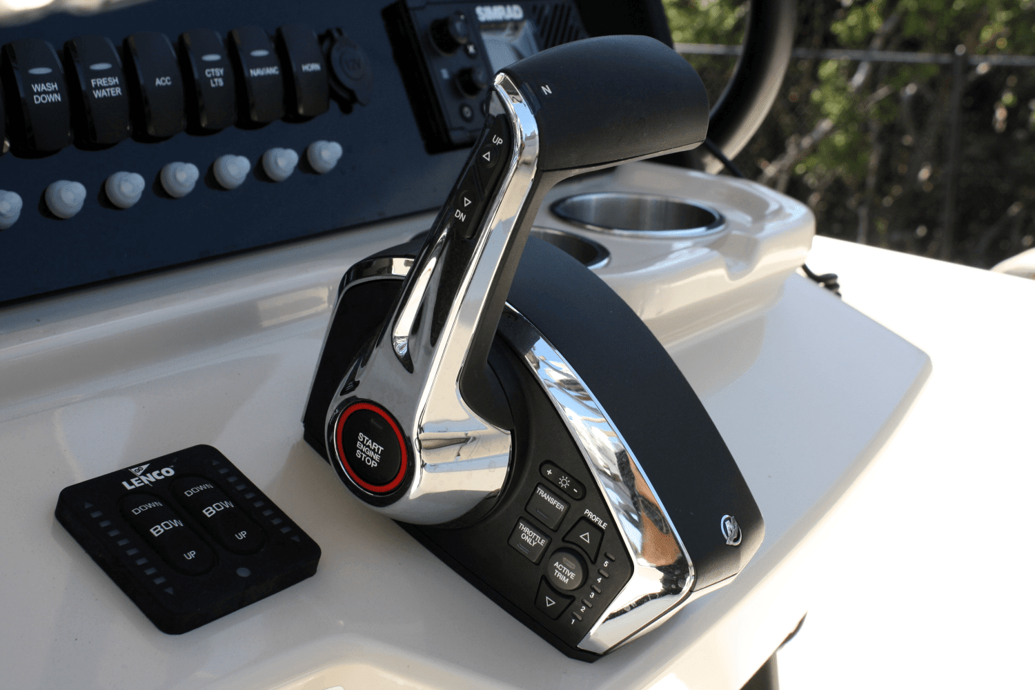 2025 Boston Whaler 220 Dauntless Image Thumbnail #21