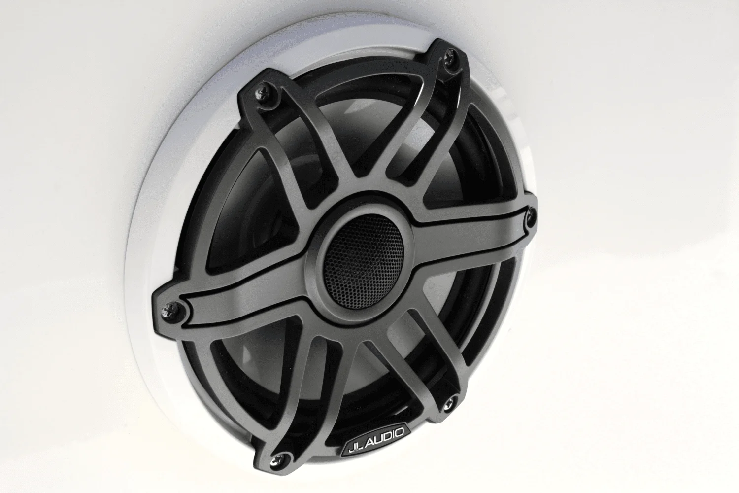 2025 Boston Whaler 220 Dauntless Image Thumbnail #22