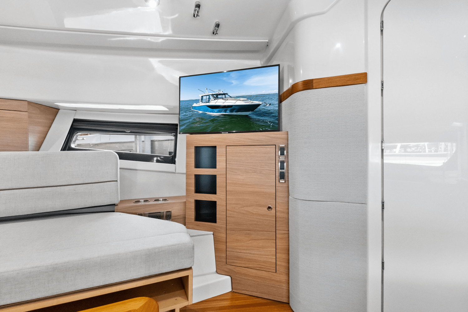 2025 Boston Whaler 365 Conquest Image Thumbnail #56