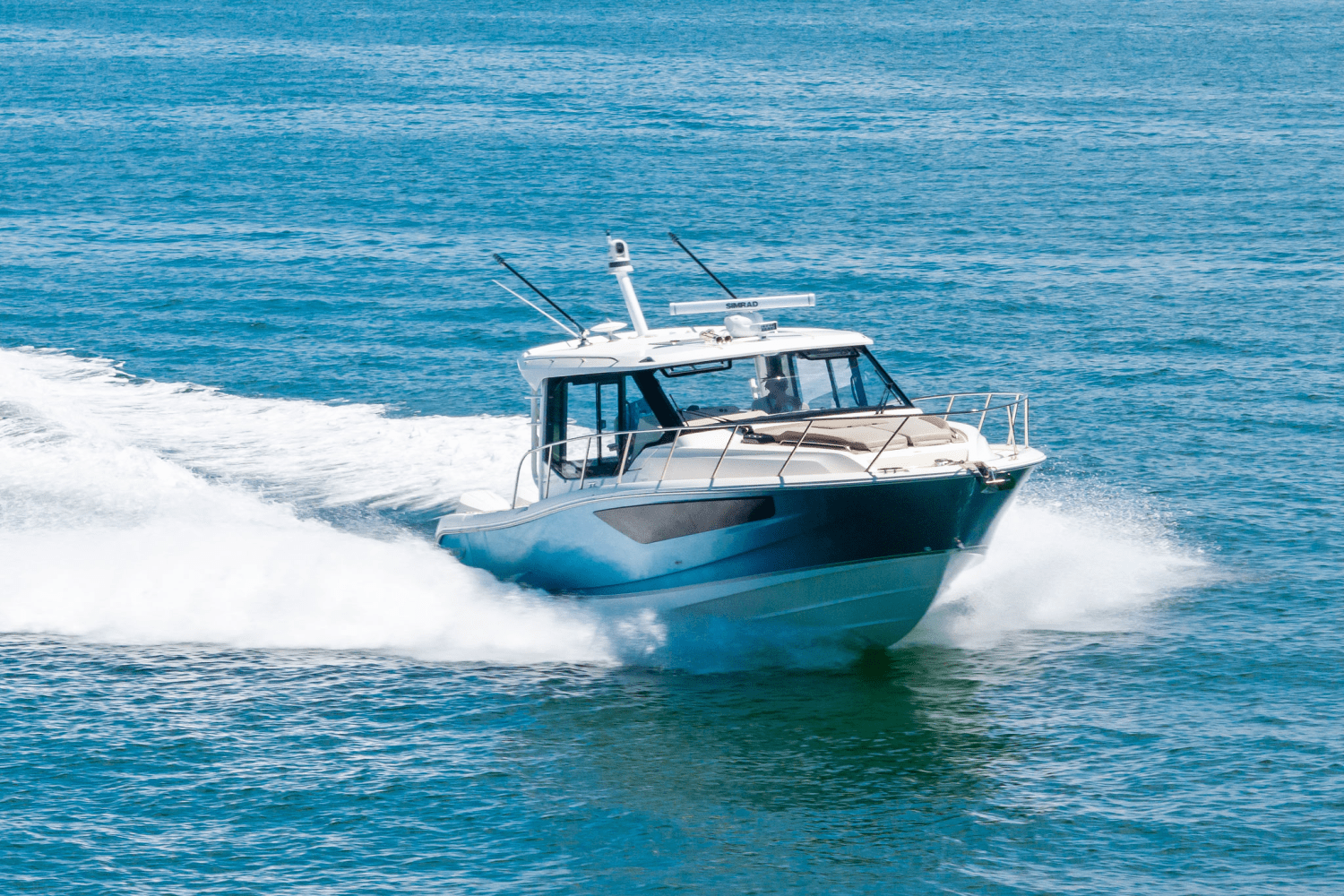 2025 Boston Whaler 365 Conquest Image Thumbnail #12