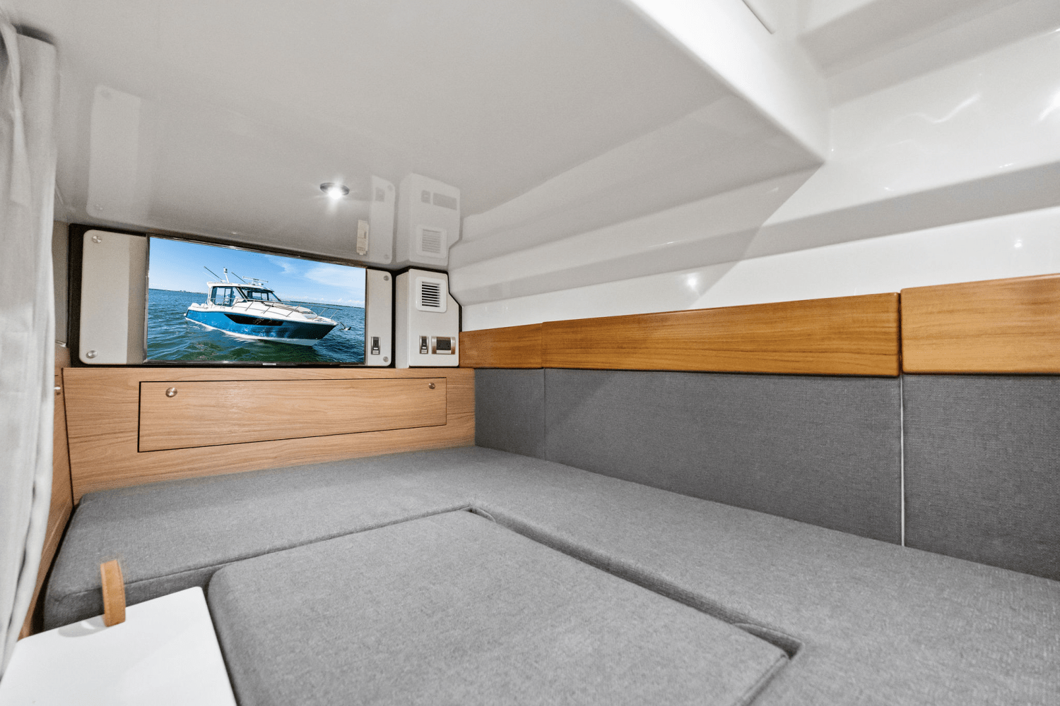 2025 Boston Whaler 365 Conquest Image Thumbnail #50