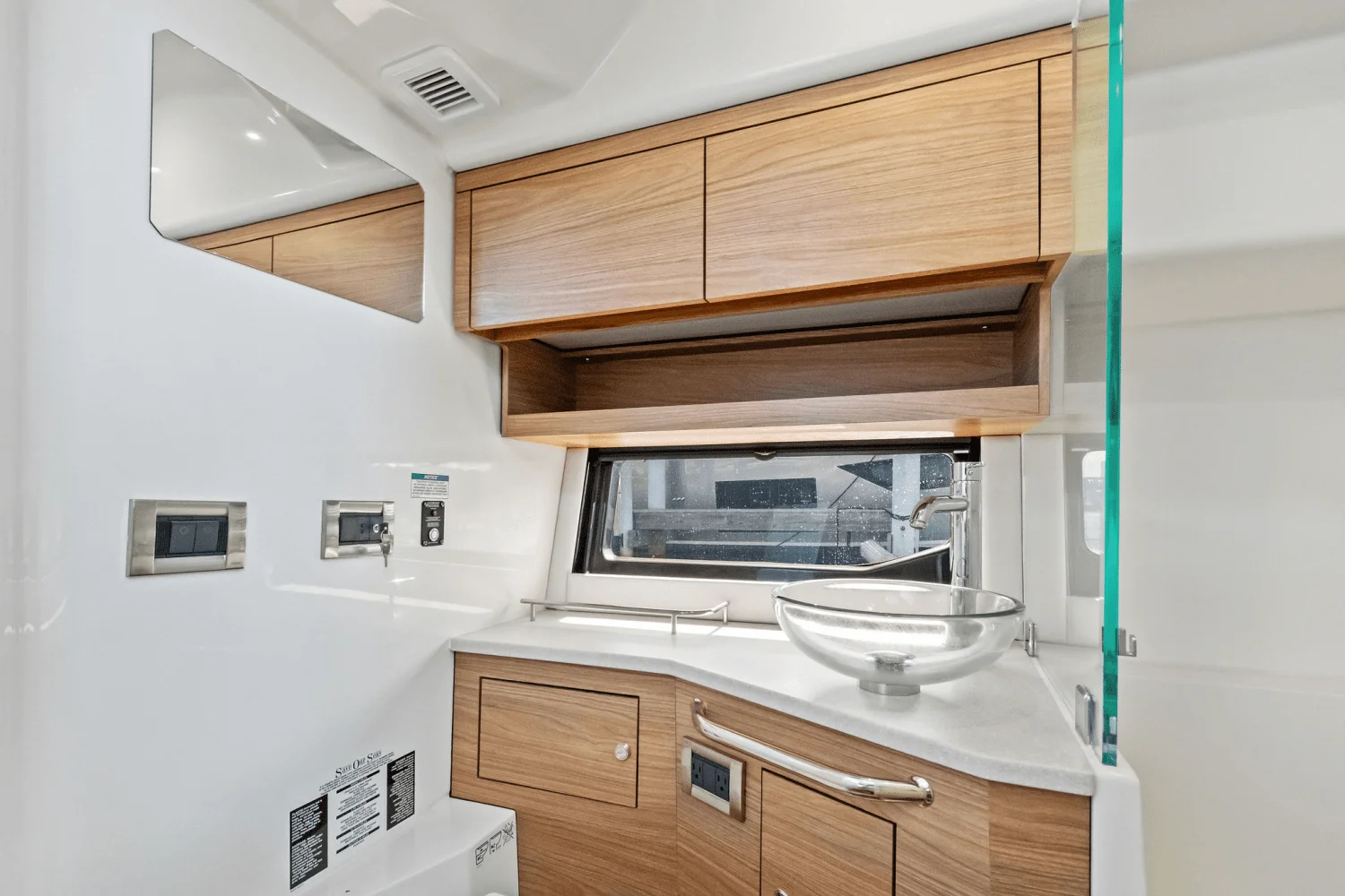 2025 Boston Whaler 365 Conquest Image Thumbnail #27