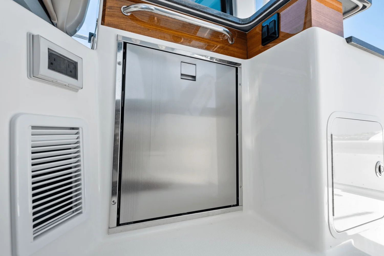 2025 Boston Whaler 365 Conquest Image Thumbnail #79