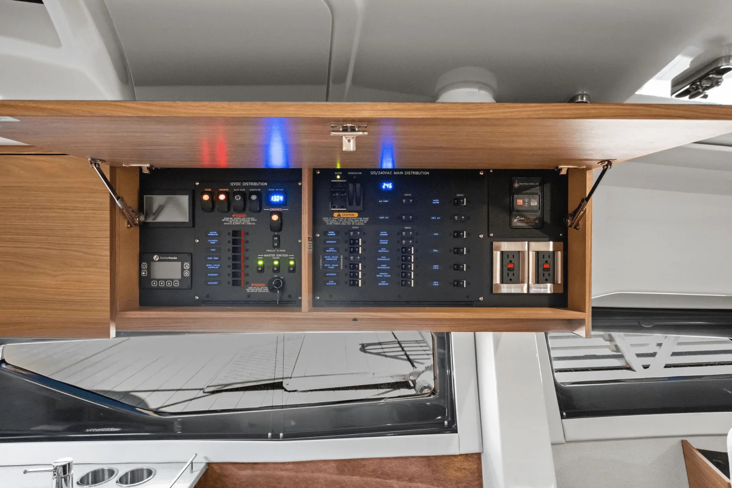 2025 Boston Whaler 365 Conquest Image Thumbnail #40