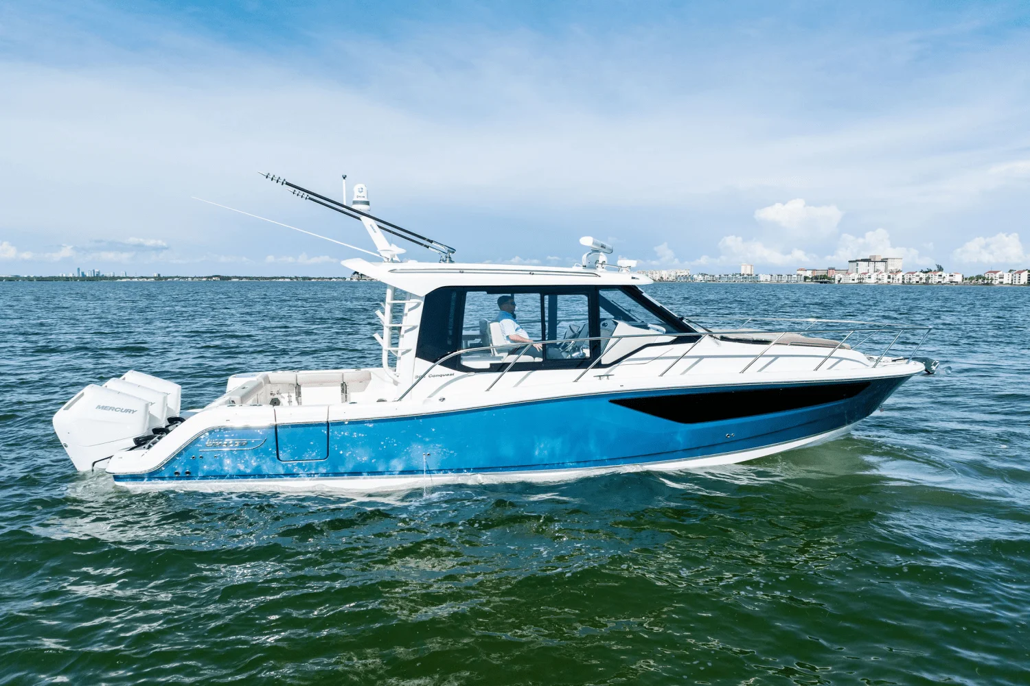 2025 Boston Whaler 365 Conquest Image Thumbnail #5