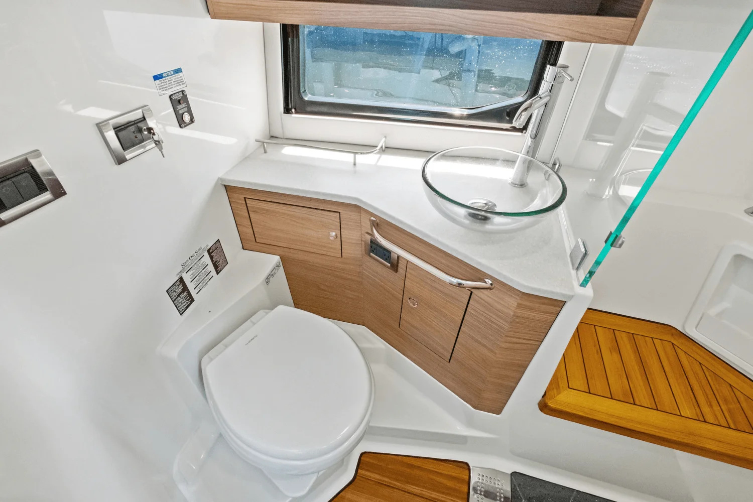 2025 Boston Whaler 365 Conquest Image Thumbnail #28