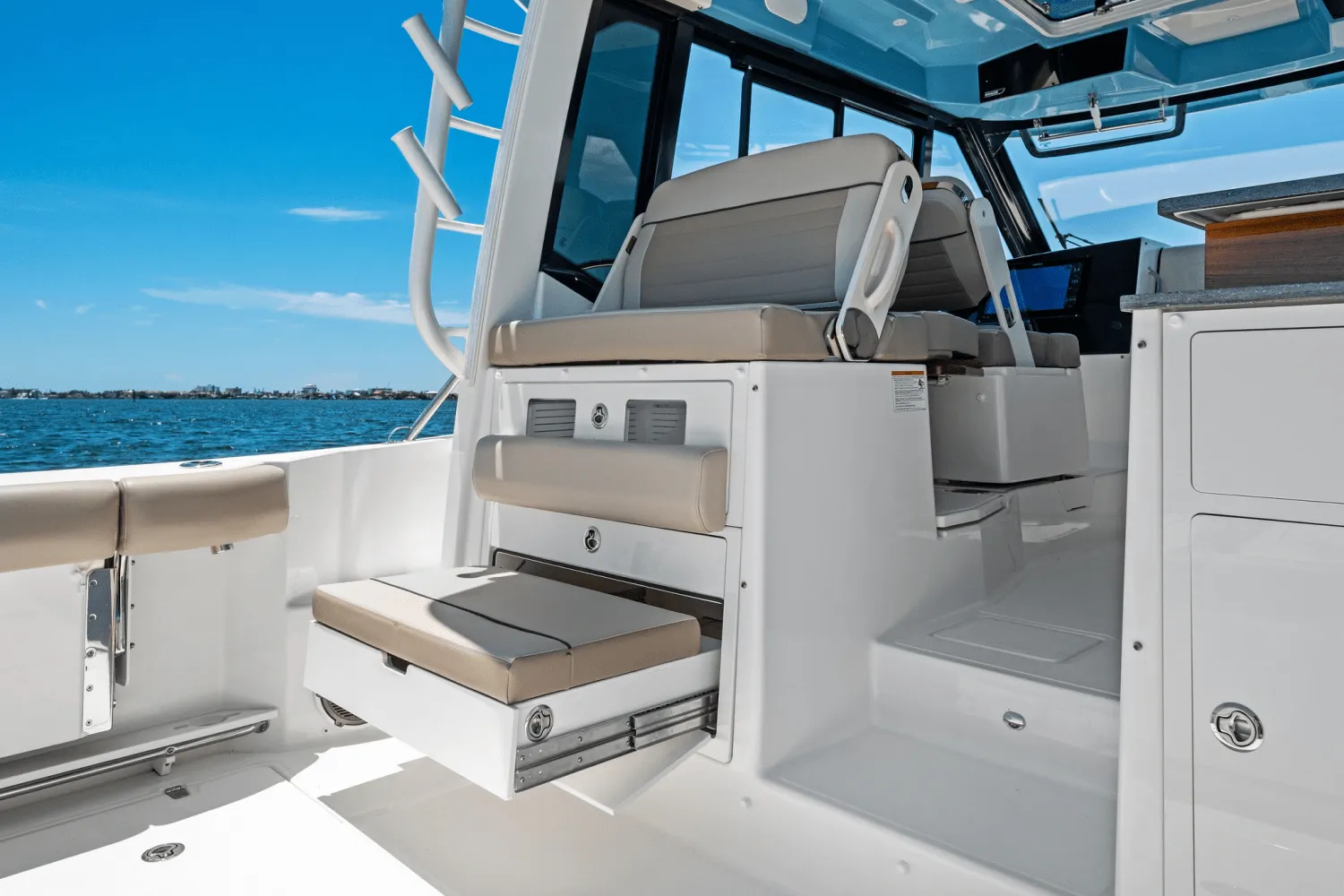 2025 Boston Whaler 365 Conquest Image Thumbnail #64