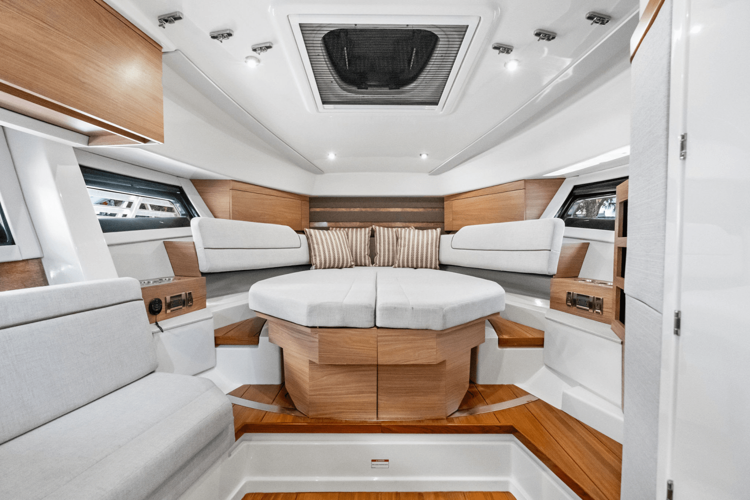 2025 Boston Whaler 365 Conquest Image Thumbnail #54