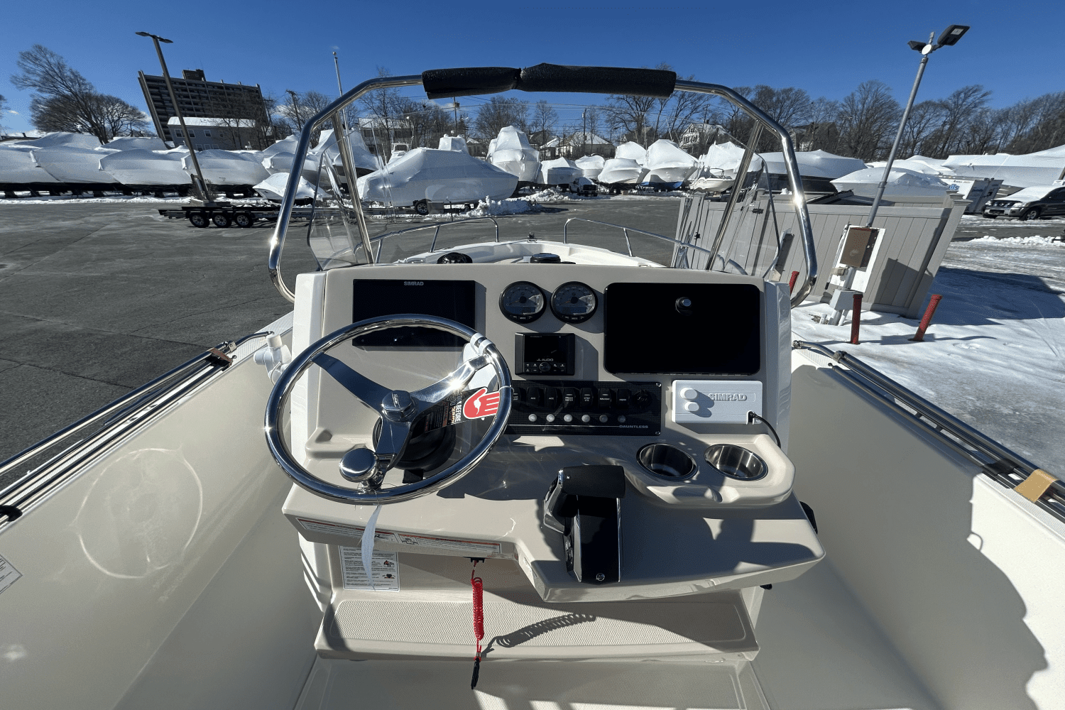 2025 Boston Whaler 220 Dauntless Image Thumbnail #7