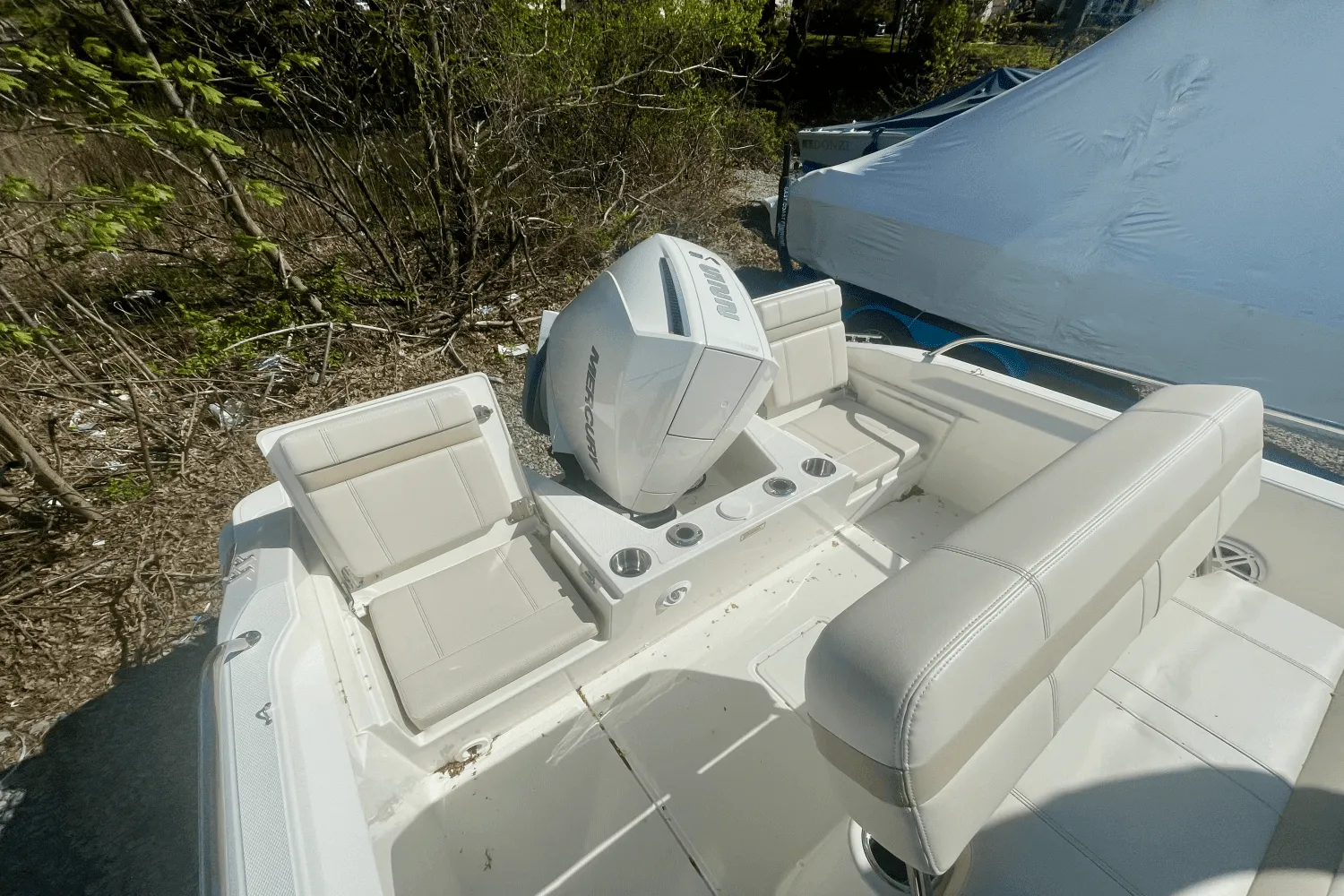 2025 Boston Whaler 220 Dauntless Image Thumbnail #1