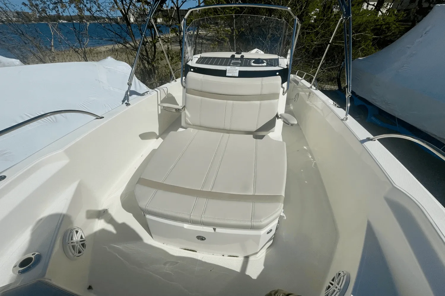 2025 Boston Whaler 220 Dauntless Image Thumbnail #11