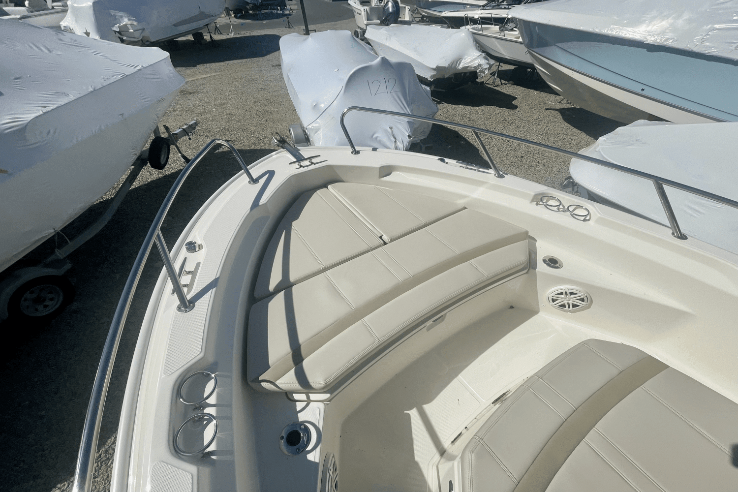2025 Boston Whaler 220 Dauntless Image Thumbnail #13
