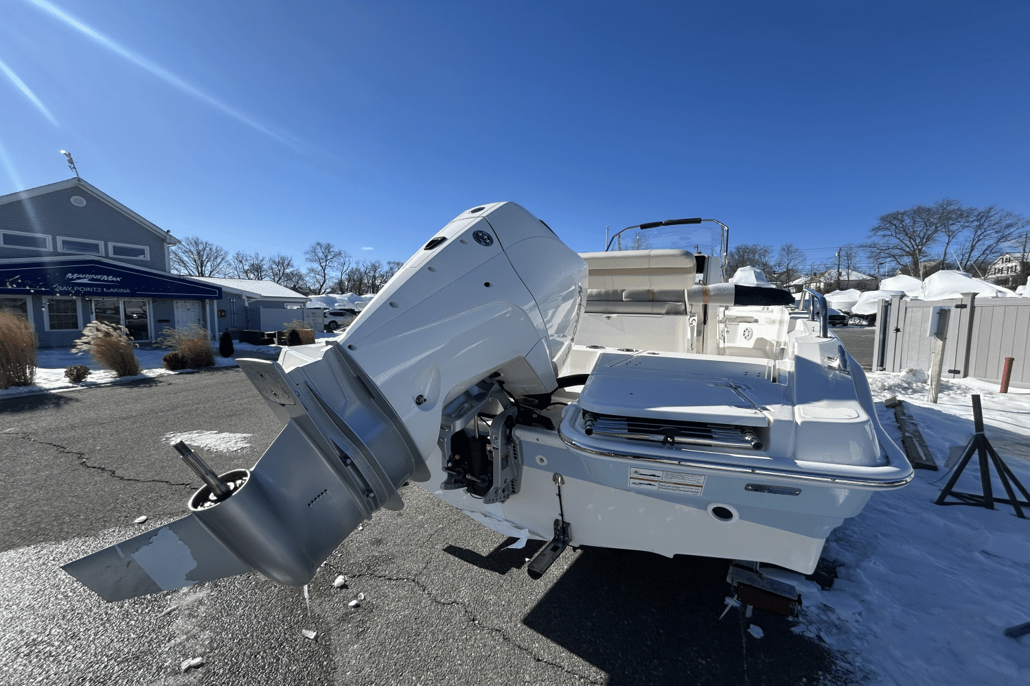 2025 Boston Whaler 220 Dauntless Image Thumbnail #2