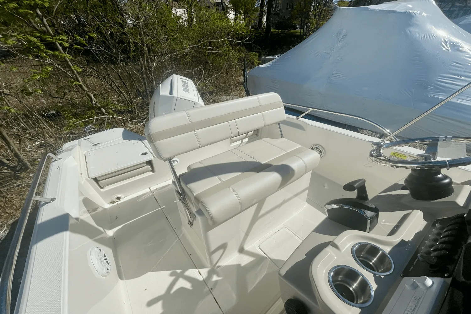 2025 Boston Whaler 220 Dauntless Image Thumbnail #5