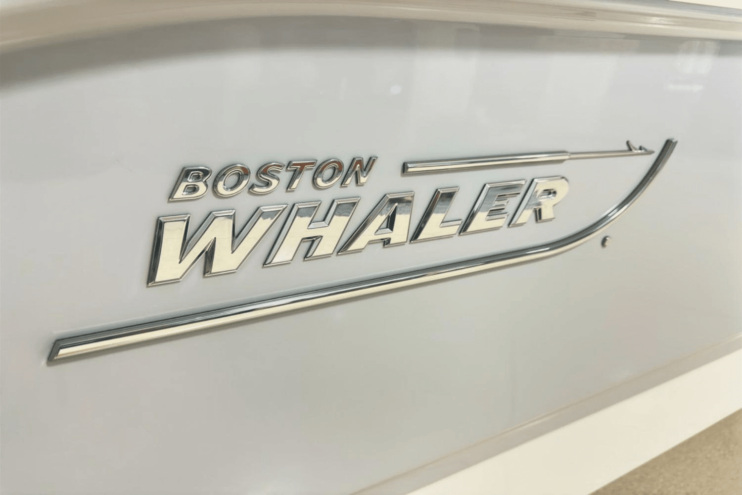 2025 Boston Whaler 220 Dauntless Image Thumbnail #2