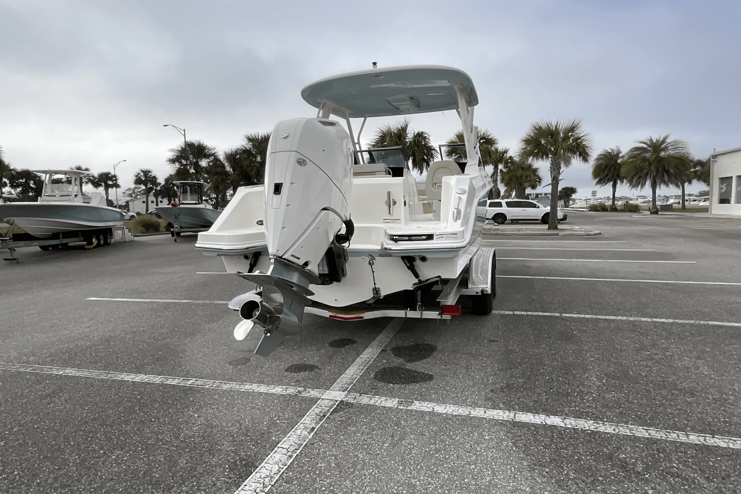2025 Boston Whaler 240 Vantage Image Thumbnail #3