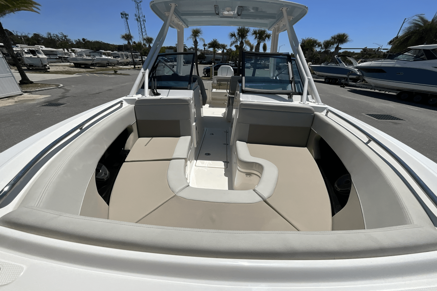 2025 Boston Whaler 240 Vantage Image Thumbnail #16