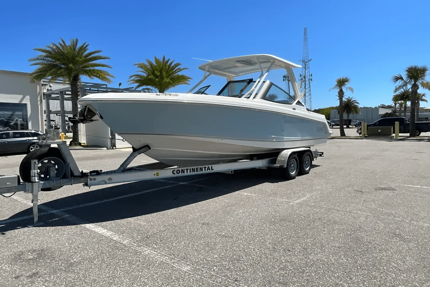 2025 Boston Whaler 240 Vantage Image Thumbnail #3