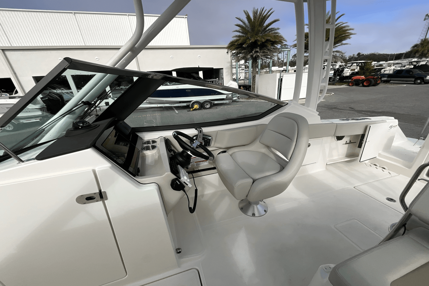2025 Boston Whaler 240 Vantage Image Thumbnail #10