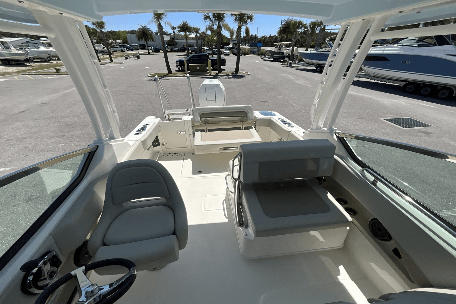 2025 Boston Whaler 240 Vantage Image Thumbnail #18