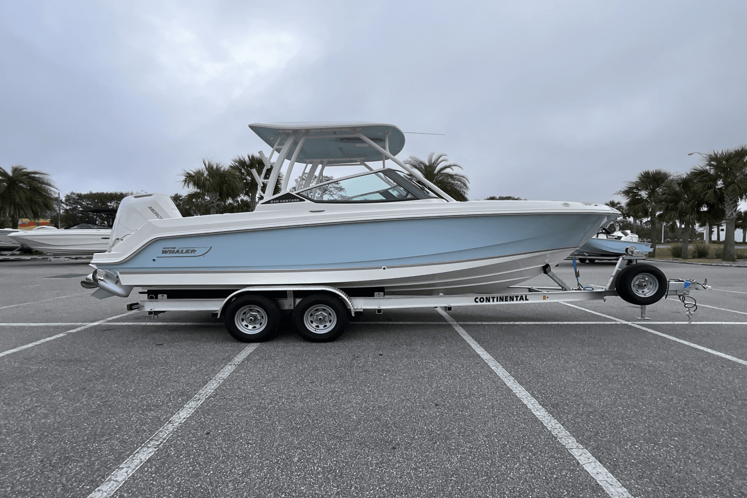 2025 Boston Whaler 240 Vantage Image Thumbnail #1