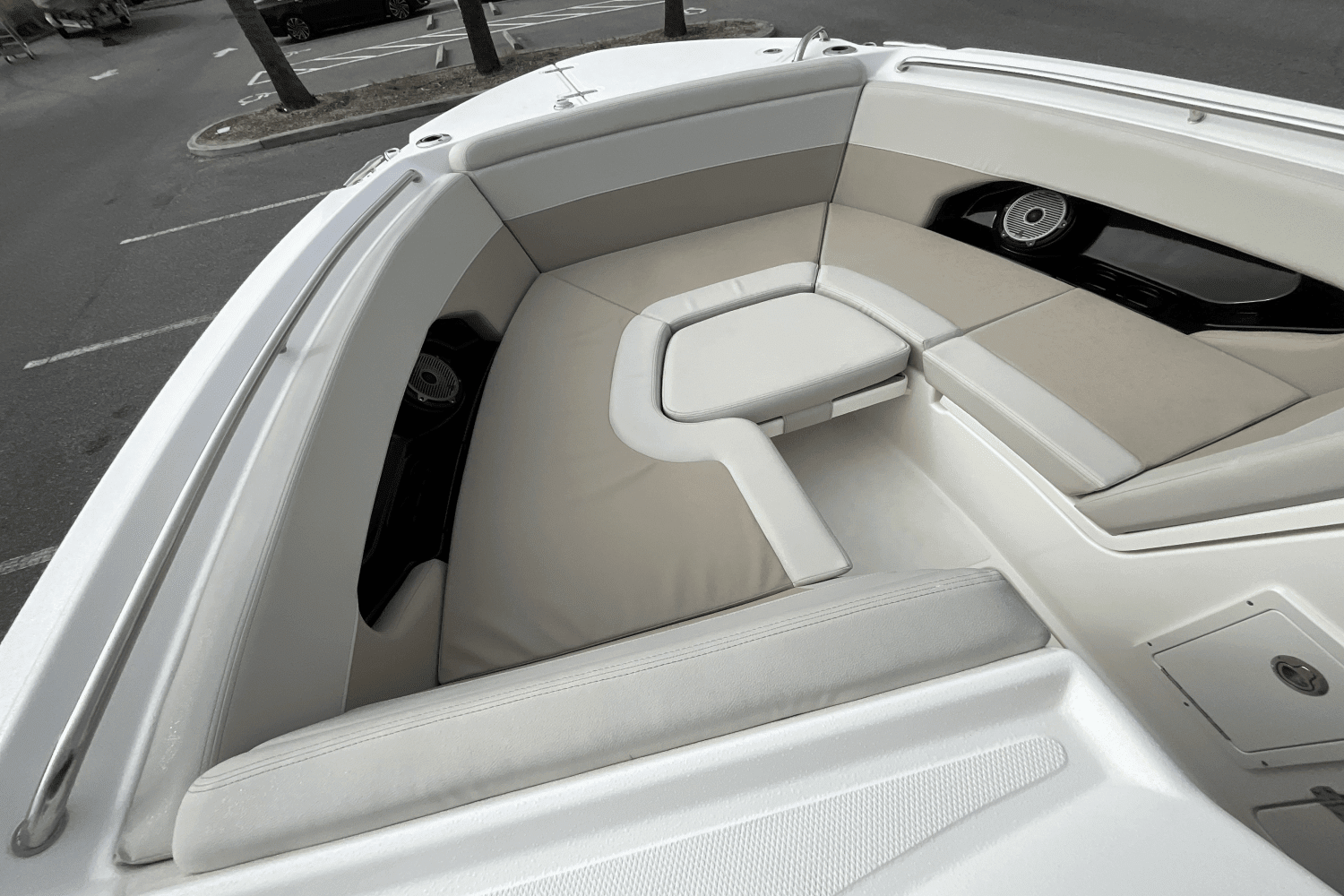 2025 Boston Whaler 240 Vantage Image Thumbnail #14