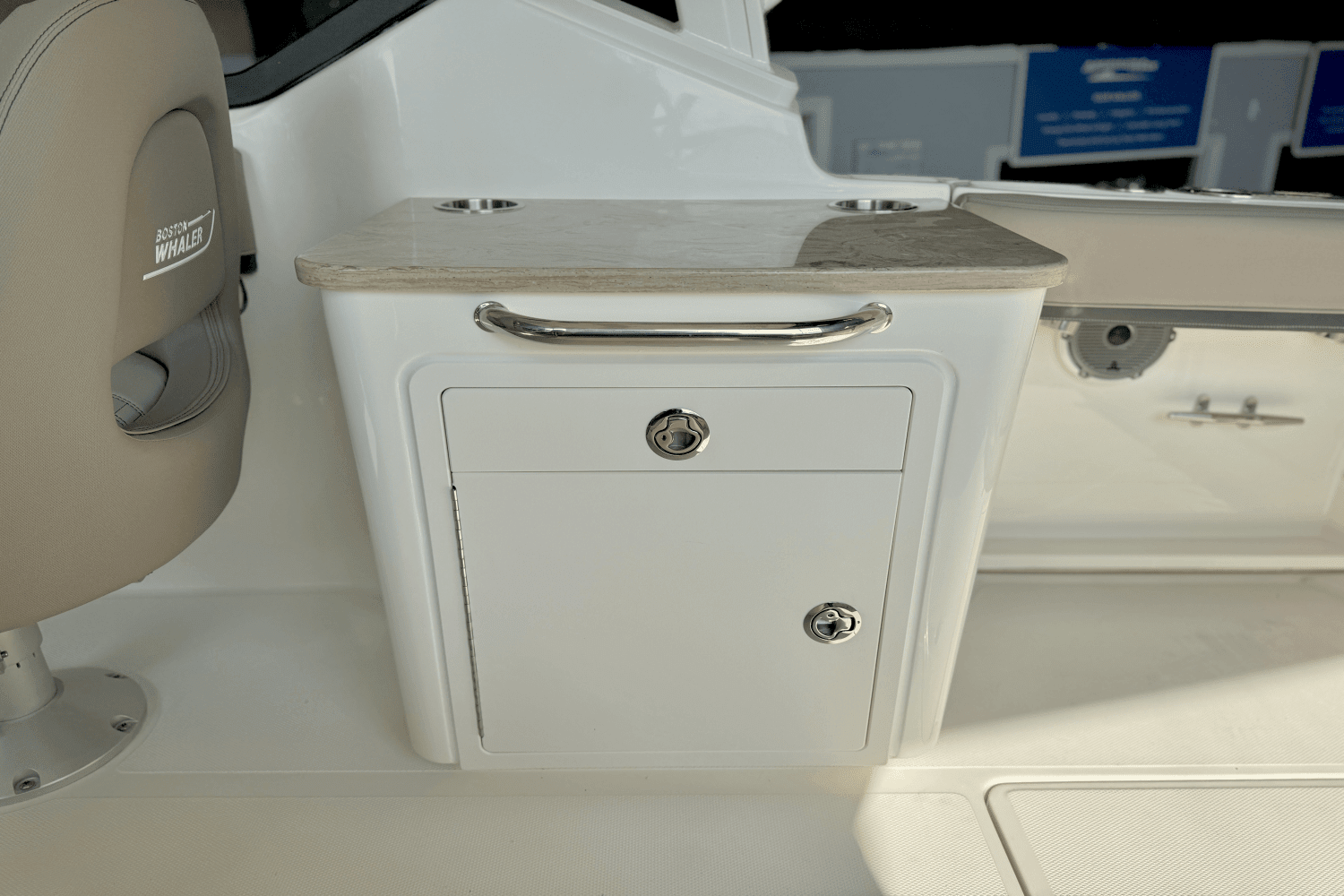 2025 Boston Whaler 240 Vantage Image Thumbnail #21