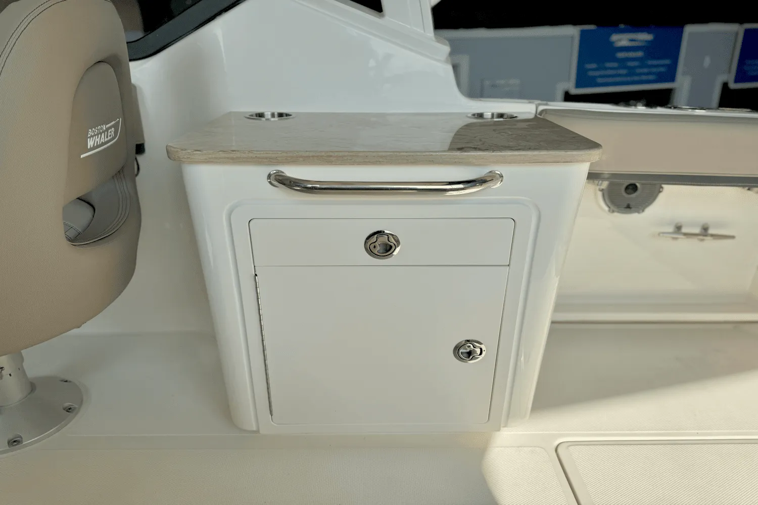 2025 Boston Whaler 240 Vantage Image Thumbnail #21