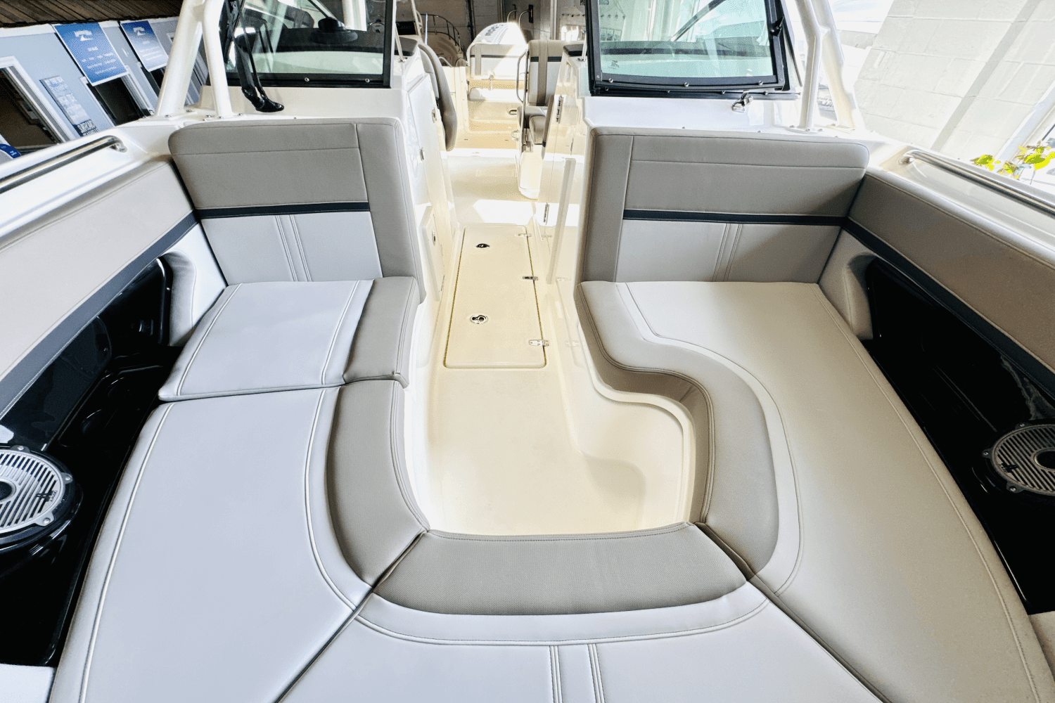 2025 Boston Whaler 240 Vantage Image Thumbnail #49