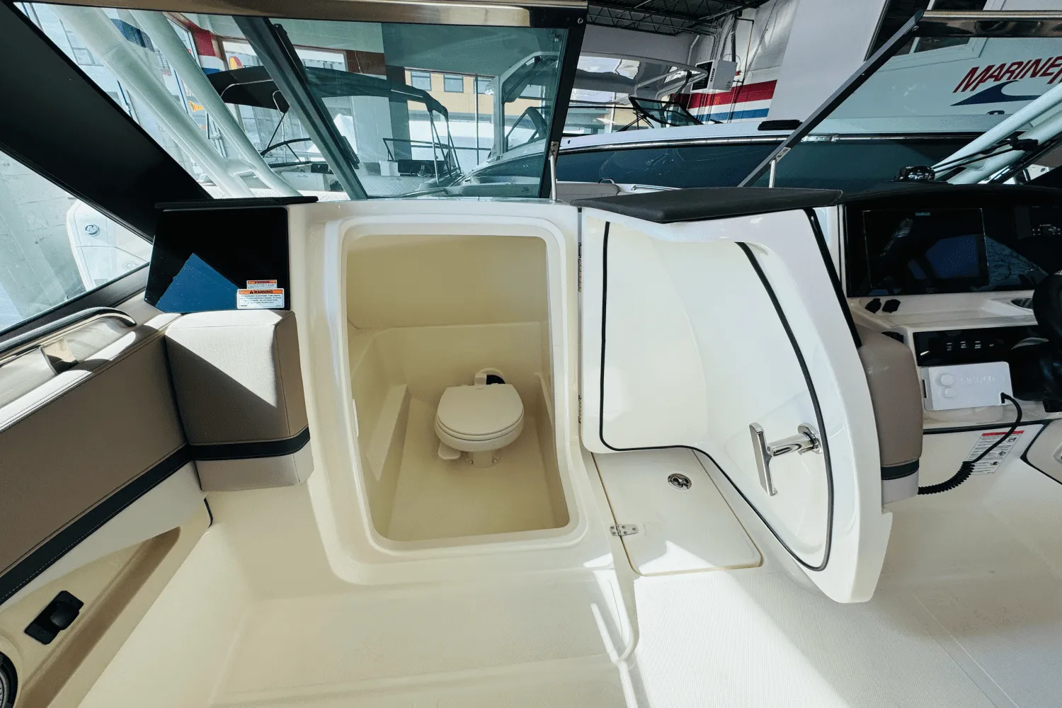 2025 Boston Whaler 240 Vantage Image Thumbnail #34