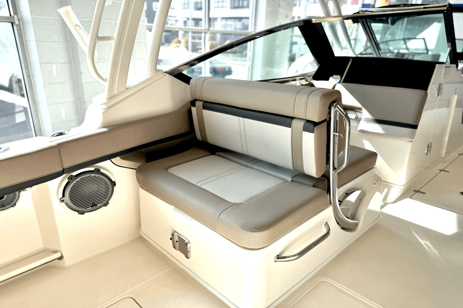 2025 Boston Whaler 240 Vantage Image Thumbnail #24