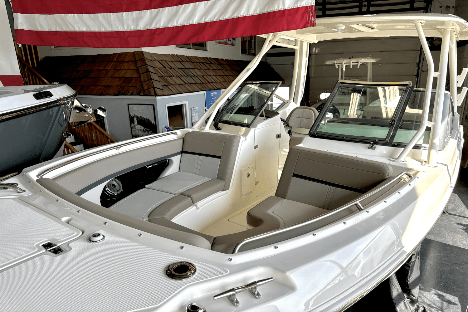 2025 Boston Whaler 240 Vantage Image Thumbnail #43