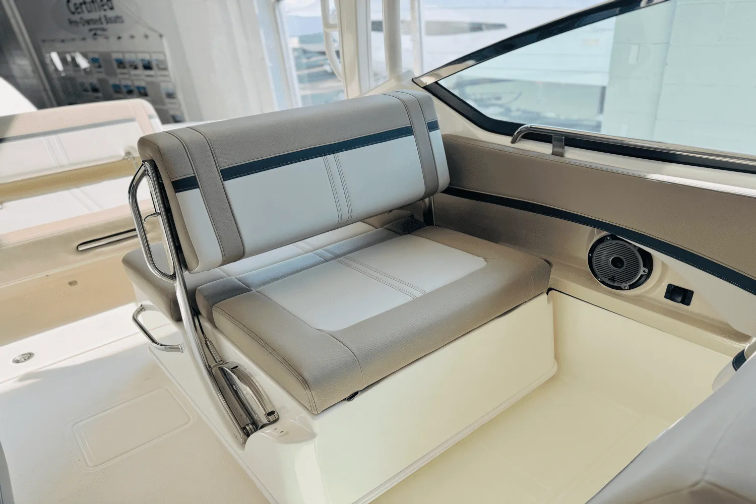 2025 Boston Whaler 240 Vantage Image Thumbnail #28