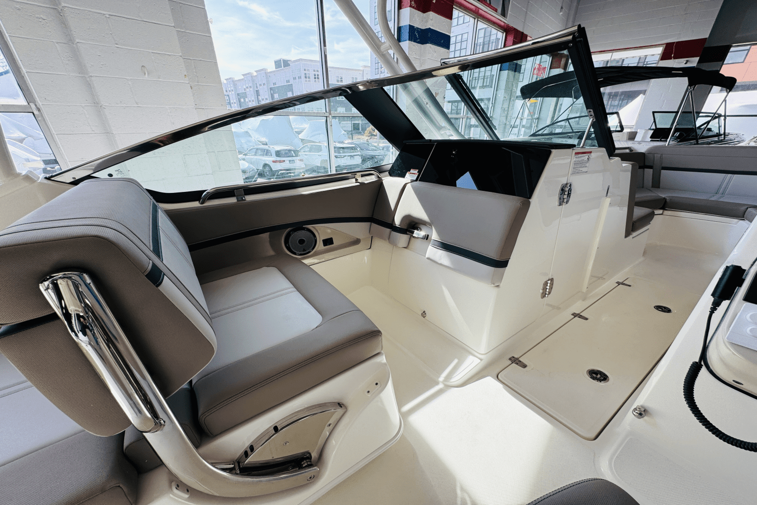 2025 Boston Whaler 240 Vantage Image Thumbnail #30