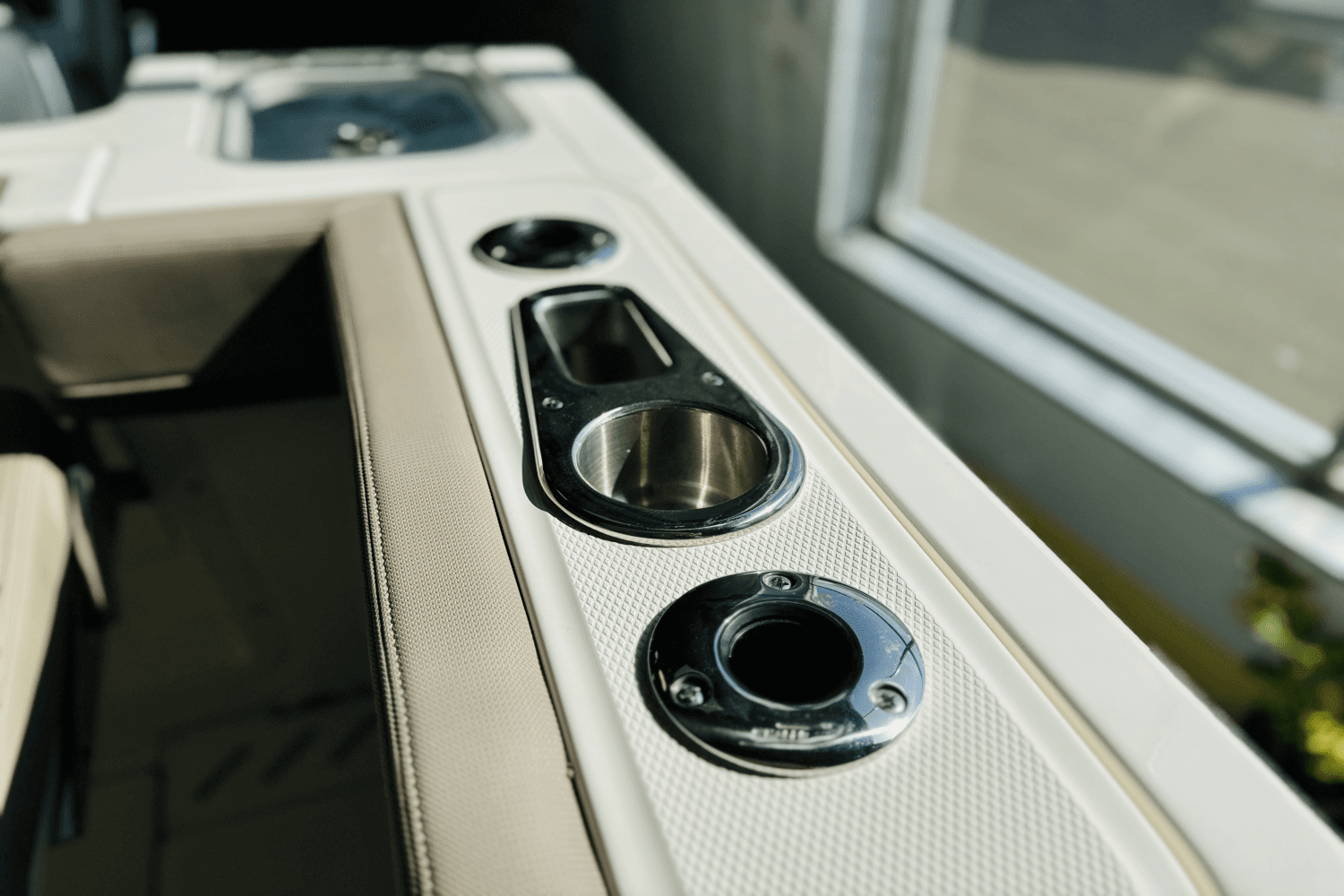 2025 Boston Whaler 240 Vantage Image Thumbnail #11