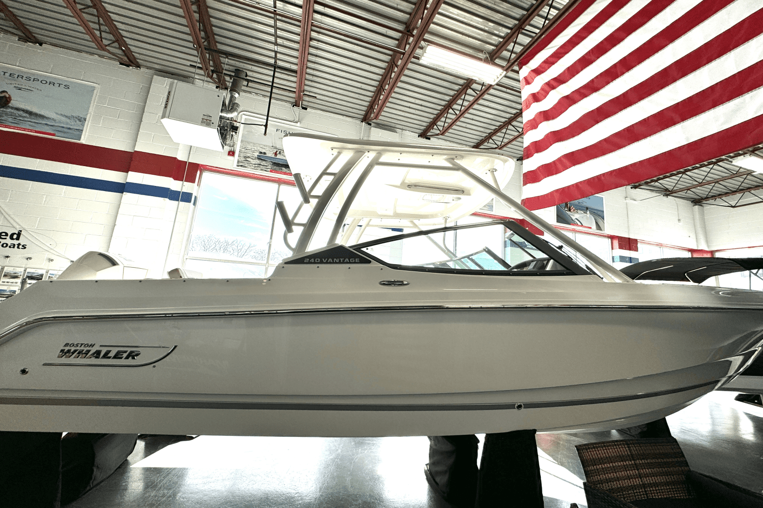 2025 Boston Whaler 240 Vantage Image Thumbnail #1
